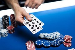 德州扑克：为什么牌桌上最容易被骗的，有时候